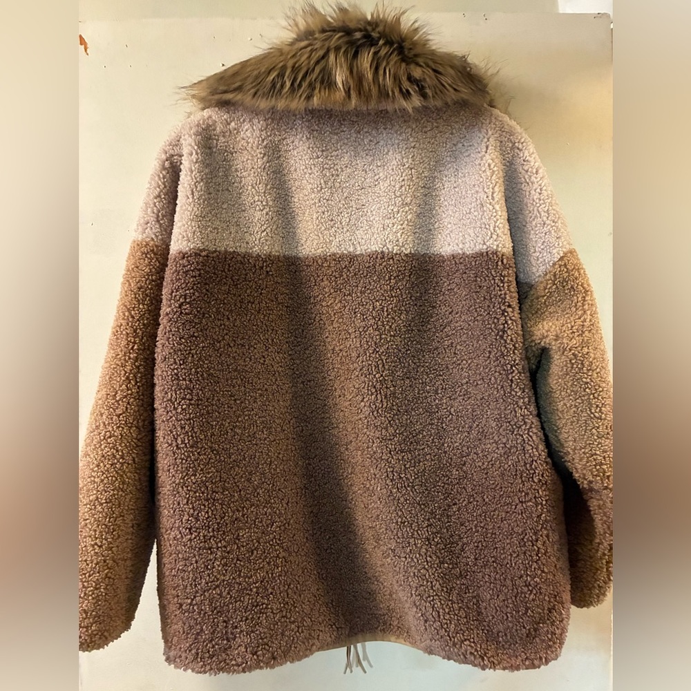 Throne Worthy Sherpa Jacket with Faux Fur Collar (Sundance) - Picture 3 of 6